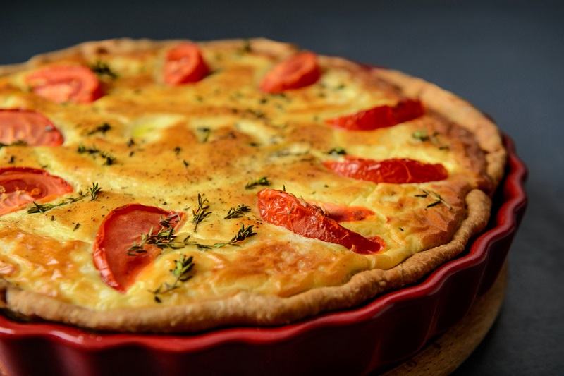 Tarta de pui cu blat de morcovi