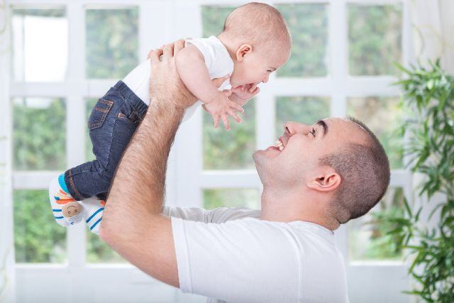10 moduri de a fi un tata mai bun