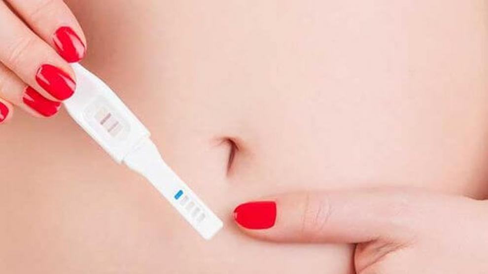 Testul buricului, o veche traditie pentru depistarea sarcinii. Ce este si cum se face