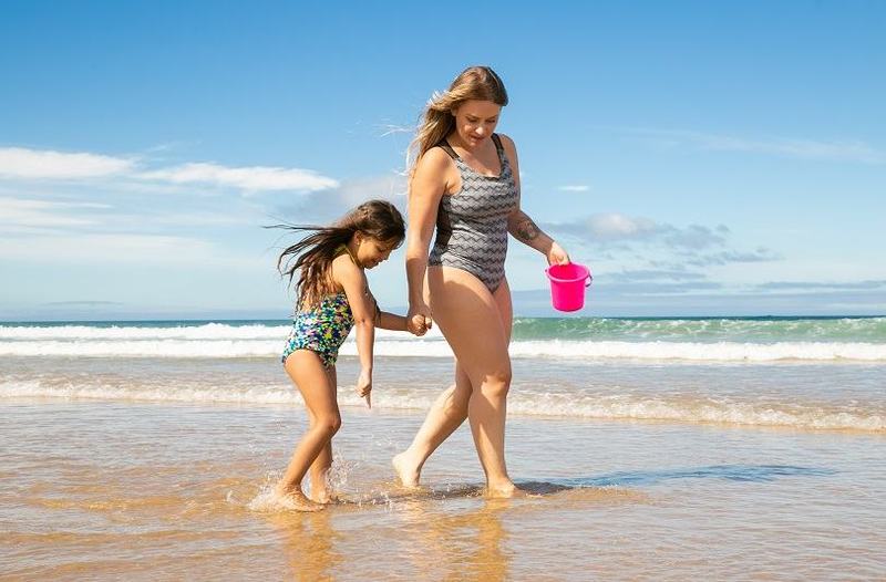 Cum prevenim inecul la copii: reguli importante la piscina si pe plaja pe care orice parinte trebuie sa le stie