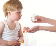 4 sfaturi sa convingi copilul sa ia medicamentele