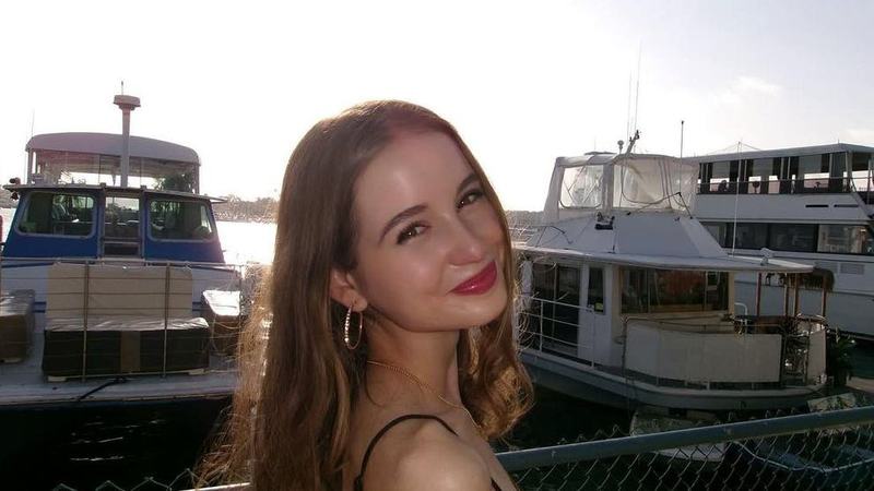 Irina Columbeanu a stralucit la balul de final de liceu. Reactia emotionanta a Monicai Gabor