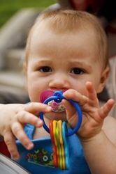 Atasamentul bebelusilor de diferite lucruri, cum il explicam?