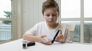 Un baietel, in stare grava dupa ce mama a confundat simptomele diabetului cu o infectie