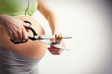 STUDIU! Fumatul in timpul sarcinii afecteaza placenta si cresterea fetala!