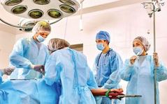 Premiera in lumea medicala! Triplu transplant de organe la un copil