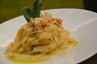 Piept de pui cu praz si tagliatelle