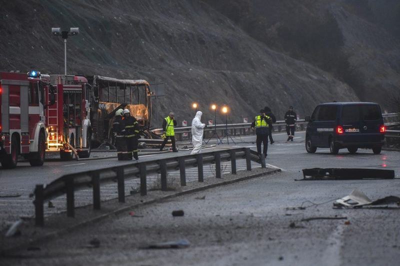 Imaginea durerii in autocarul groazei din Bulgaria: mama si cei doi copii au murit imbratisati