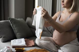Bagajul pentru maternitate: lista completa cu lucrurile necesare pentru mama si nou-nascut