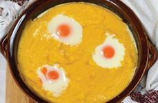 Mamaliga cu ochiuri in cuiburi