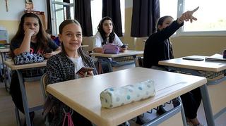 Testele PISA reaprind discutia despre telefoanele mobile in scoli. Masura ceruta pentru elevii din Romania