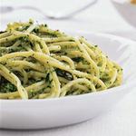 Spaghete cu sos pesto
