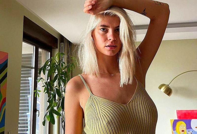 Laura Giurcanu, obligata sa aiba primul sarut la Next Top Model. Avea doar 14 ani si nu mai trecuse printr-o astfel de experienta