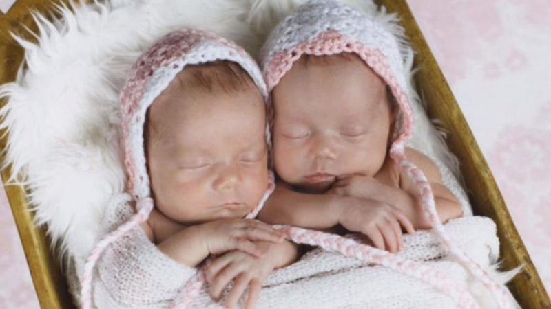 Localitatea din Romania in care s-au nascut cei mai multi gemeni si tripleti