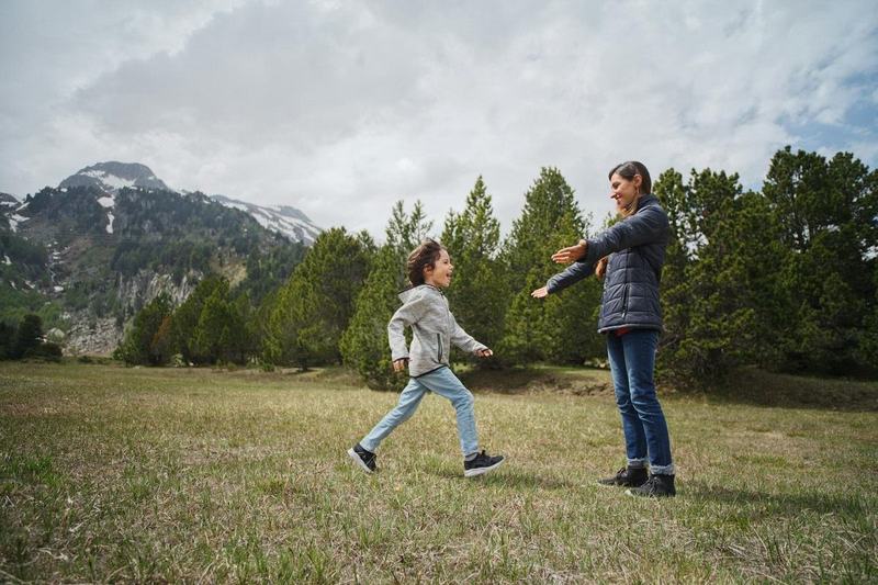 Cand rolurile de parinte si copil se inverseaza si cum previi parentificarea copilului tau?