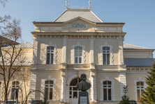 Medici si asistente de la...