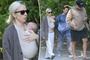 Lady Gaga a devenit mamica pentru prima data. Artista si Michael Polansky au fost surprinsi alaturi de bebelus