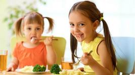 Top 6 alimente care ajuta la dezvoltarea creierului copilului