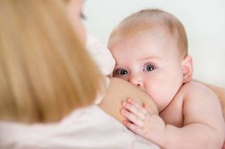 Medicul pediatru: alimentatia la san, intre dorinta si deziderat