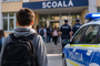 Un elev de 12 ani a amenintat un profesor cu un cutit, intr-o scoala din Iasi. Gestul ar fi pornit de la o provocare pe Roblox