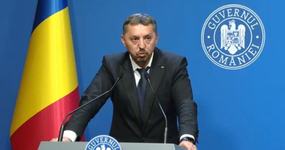 Revin clasele cu 30 de...