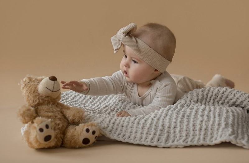 Primul an al bebelusului – cum se dezvolta luna de luna si atentionari importante ale specialistilor