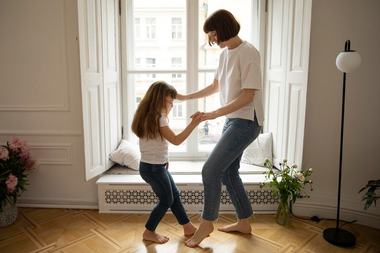 Beneficiile pe care le are dansul mama-copil pentru cei mici