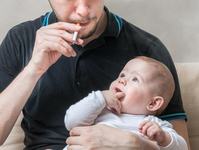Un tata fumator si-a pierdut copiii in instanta din cauza acestui viciu