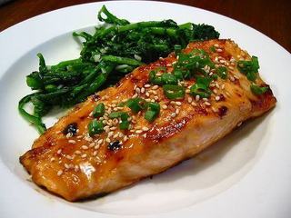 Pestele in alimentatia copilului: cum ii oferi omega 3, evitand mercurul