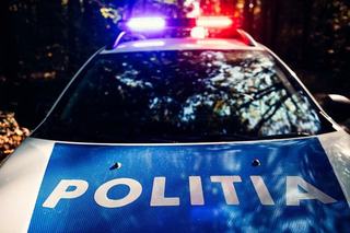 Fetita de 4 ani injunghiata de tatal ei, in Covasna. Copila si fratele ei au fost luati de acasa de autoritati