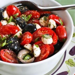 Salata vegetariana cu tofu