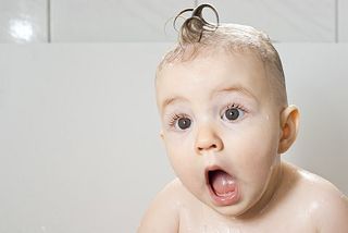 Cum ingrijim parul bebelusului?