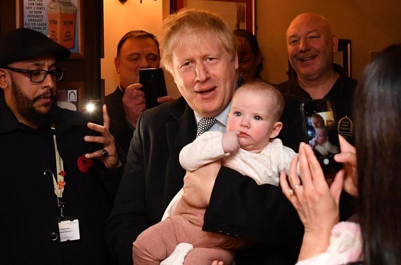 Boris Johnson a devenit tata pentru a saptea oara. Sotia lui Carie a adus pe lume o fetita