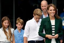 Kate Middleton si cei trei...