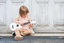 Muzica inseamna disciplina, bucurie in dezvoltarea armonioasa a copilului