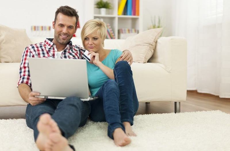 Black Friday pentru viitorii parinti: cum alegi produsele esentiale pentru bebelus si economisesti bani