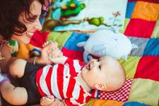 Cum sa faci cumparaturi inteligente cand ai un bebelus. 4 sfaturi de la parinti pentru parinti