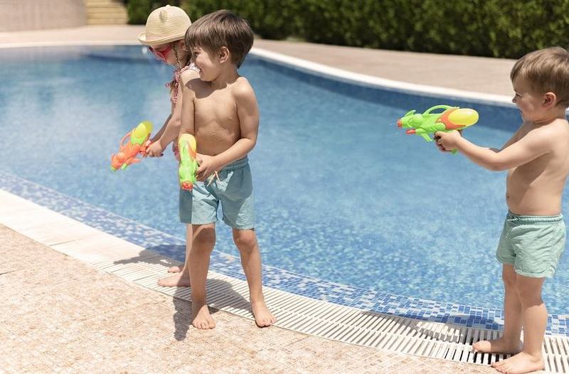 Top stranduri si piscine Bucuresti 2026: preturi, program si locuri ideale pentru zilele caniculare
