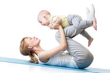 Dezvoltarea bebelusului. 12 idei de joaca utile pentru mamici!