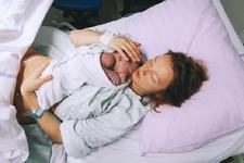 S-a nascut primul copil dintr-un uter transplantat de la o femeie decedata