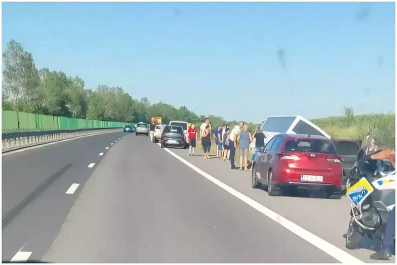 Autocar cu copii rasturnat pe A2. A fost activat Planul Rosu de Interventie