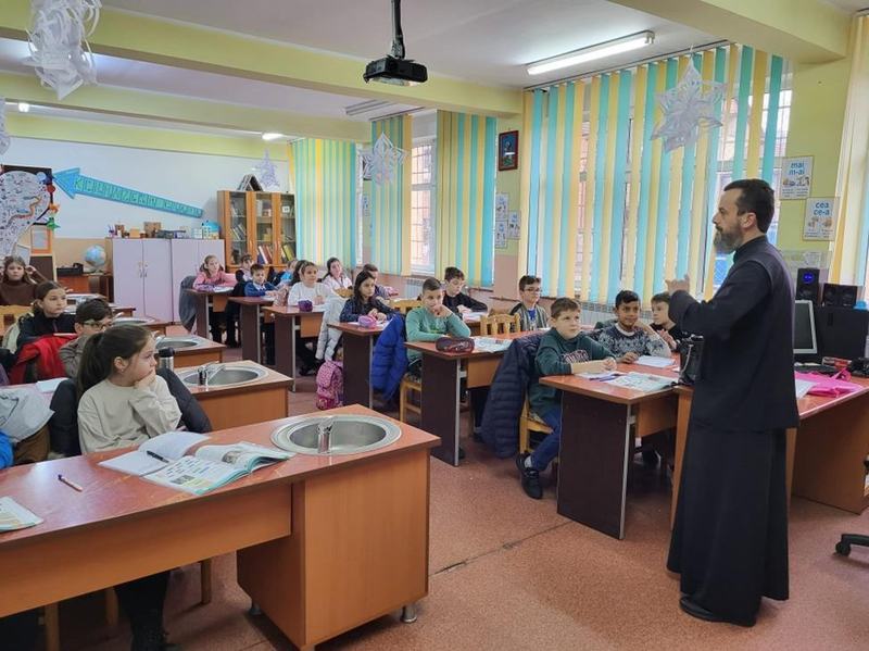 Schimbari la evaluarea elevilor din clasele I-VIII. Ce propune Ministerul Educatiei pentru orele de Religie