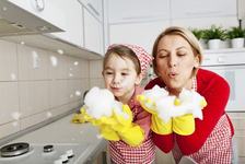 10 secrete pentru curatenie alaturi de copii
