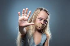 5 moduri in care poti preveni ca micutul tau sa fie victima bullyingului