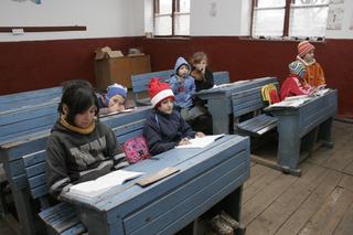 Aproape 1.500 de scoli din Romania, in pericol de abandon scolar. Date ingrijoratoare despre copiii din clasele primare