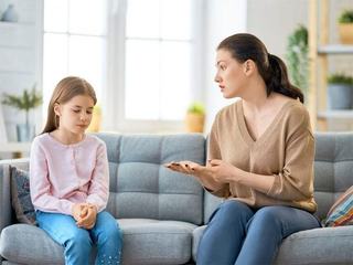 STUDIU! Palmuirea copilului poate duce la depresie si tulburari mintale