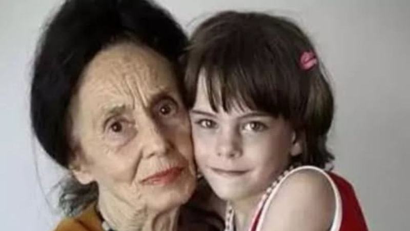 Eliza, fiica Adrianei Iliescu, cea mai batrana mama din Romania, a implinit 21 de ani. Cum arata astazi tanara