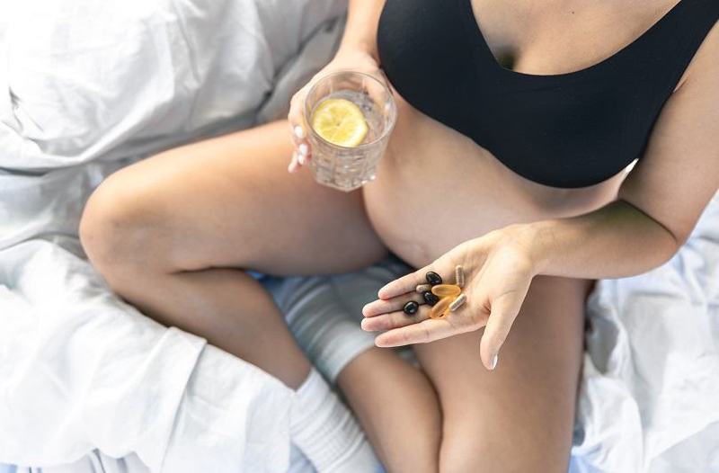 Suplimente recomandate in sarcina: acid folic, fier, vitamina D si alte vitamine esentiale pentru mama si copil