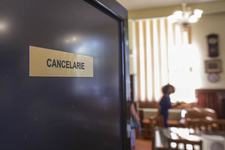 Profesoara sechestrata,...