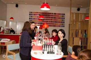 De Ziua Femeii ne-am rasfatat la Rouge Nail Bar